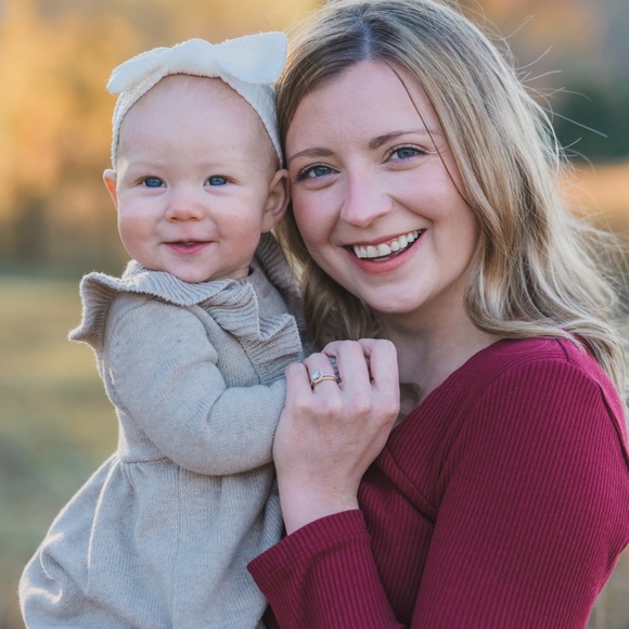 Meet your Posher, Nicole - Picture 2 of 13